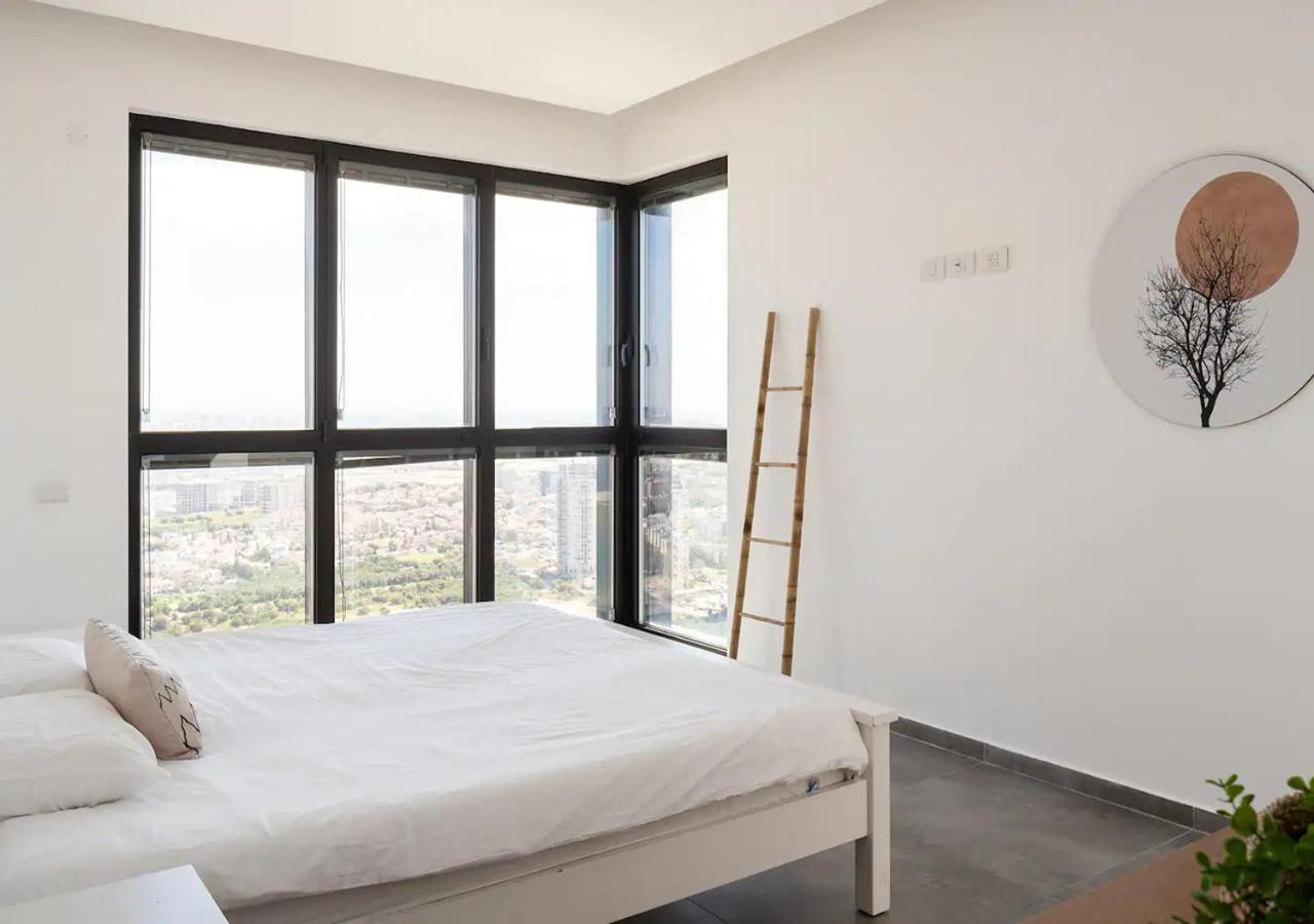 Oַ&O Group- Luxury Penthouse Jacuzzi Sea 36 Floor Bat Yam Exterior foto