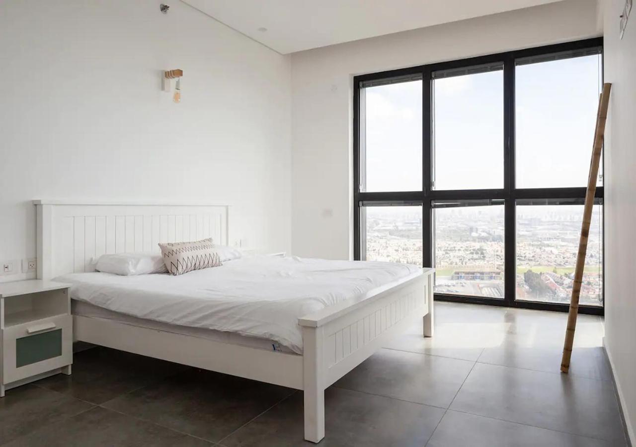 Oַ&O Group- Luxury Penthouse Jacuzzi Sea 36 Floor Bat Yam Exterior foto